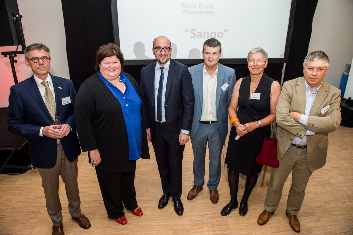 Ministers geven bloed in gloednieuw laboratoriumgebouw « Sango »