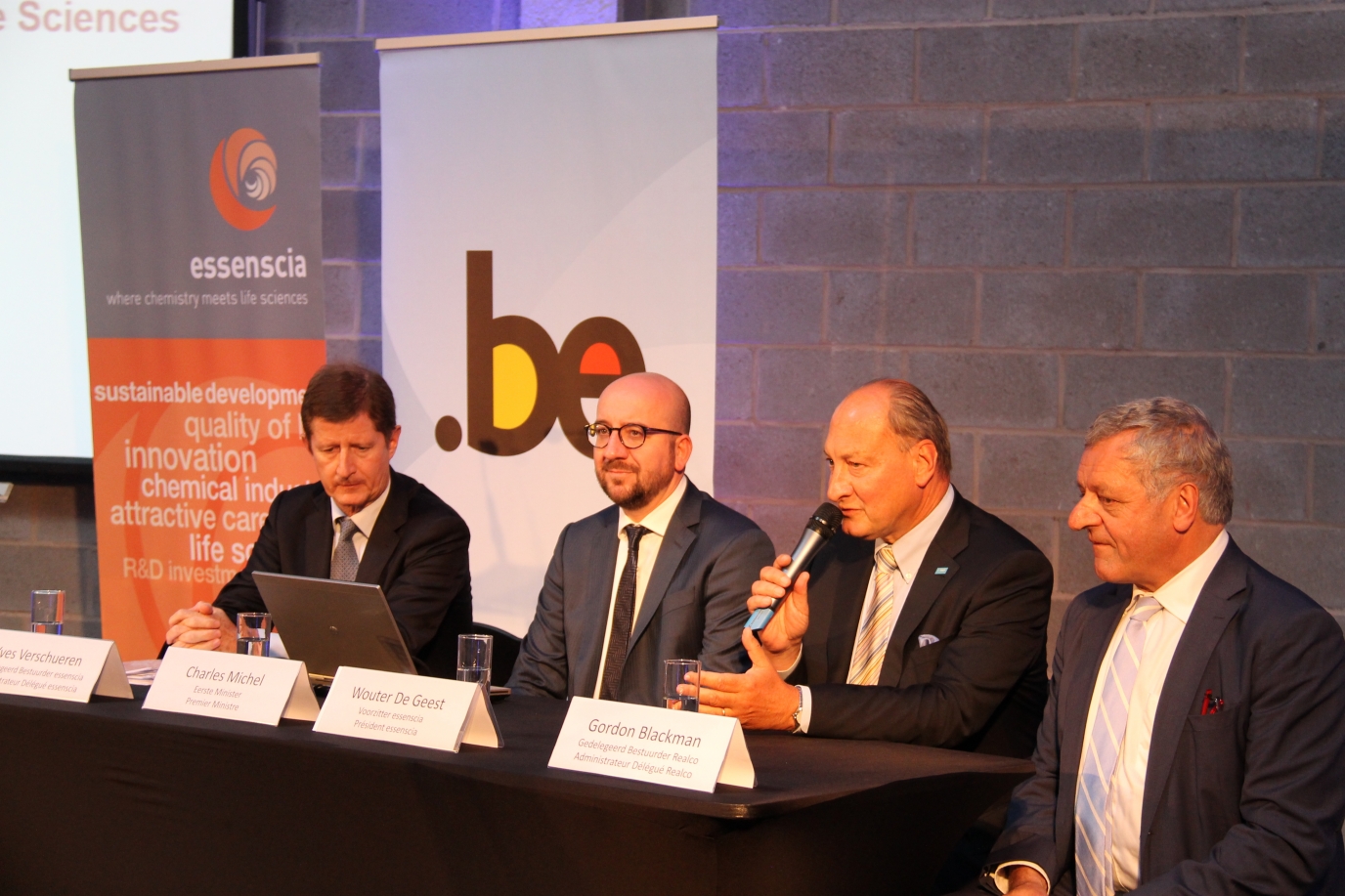 Yves Verschueren, Charles Michel, Wouter De Geest et Gordon Blackman