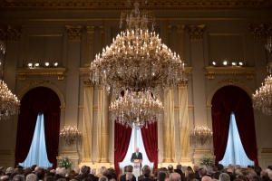 Discours aux autorités du pays