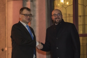 Premierminister Michel mit dem finnischen Premierminister Juha Sipilä