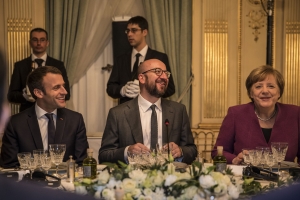 Emmanuel Macron, Charles Michel und Angela Merkel