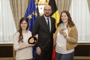 Rencontre avec Eléonor Sana et sa guide Chloé. Les deux sœurs sont devenues les premières athlètes à décrocher une médaille féminine pour la Belgique aux Jeux Paralympiques de Pyeongchang (Corée du Sud).