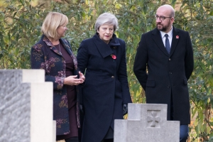 bezoek aan de begraafplaats van Saint-Symphorien in aanwezigheid van H.E. Mevr. Theresa May, eerste minister van het Verenigd Koninkrijk