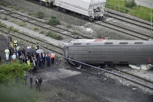 On 6 June, His Majesty the King, the Prime Minister and the Minister of Transport visited the scene of the train disaster in Hermalle-sous-Huy. 