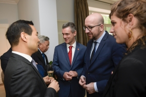 Officieel bezoek in China : werklunch  met Chinese  ondernemers