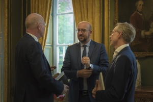 Informele ontmoeting met ceo’s van digitale ondernemingen in het Egmontpaleis.