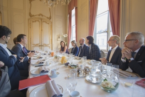 Rencontre informelle avec des CEO's d'entreprises digitales au Palais d'Egmont.