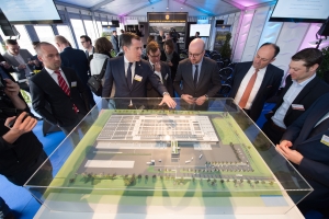 Pose de la première pierre du futur centre de distribution de Lidl à Marche-en-Famenne